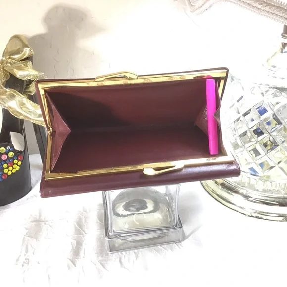 🔴Authentic CARTIER Trifold wallet, made in Paris.